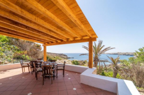 Гостиница   Wonderful Seaview Villa Il Gabbiano Reale, Lampedusa e Linosa